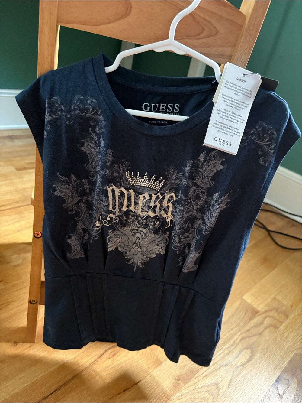 GUESS Black Short-Sleeve Graphic Peplum Tee